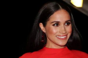 Meghan Markle Staged Photos Before Dating Prince Harry
