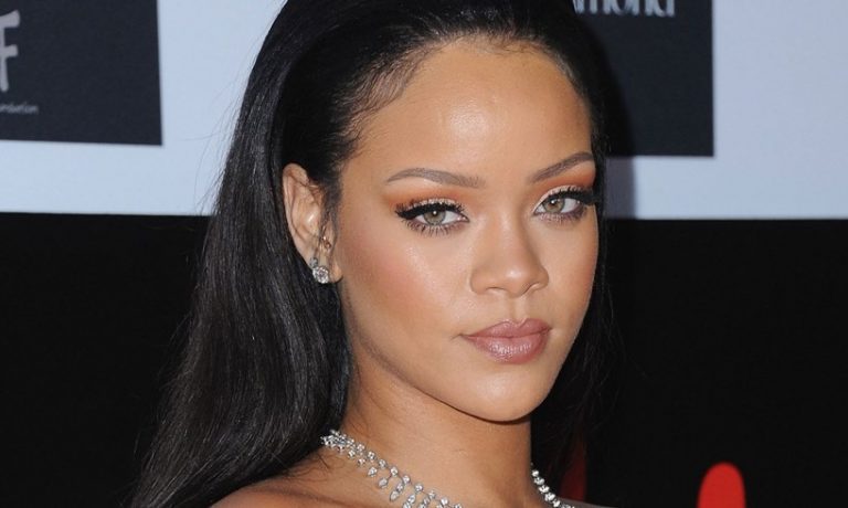 New Photos Of Rihanna With Bruised Face And Black Eye Sent Fans Into ...