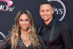 Ayesha Steph Curry Video Kissing Baby Number Four