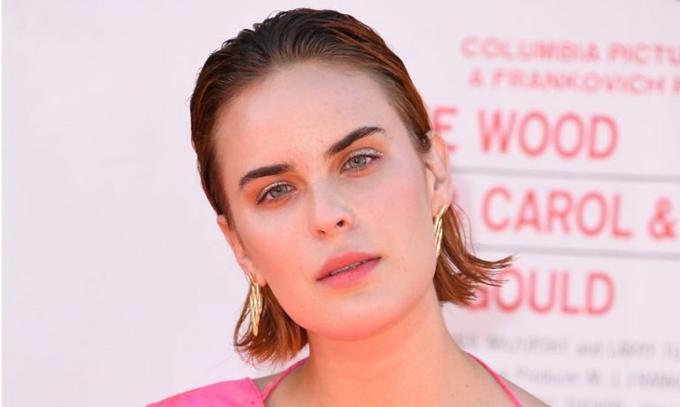 Demi Moore's Daughter, Tallulah Willis, Drops All Her Clothes In New ...