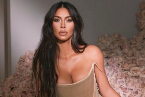 Kim Kardashian Studying Photos Kanye West Claudia Jordan