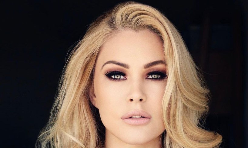 Shanna Moakler Stuns Travis Barker Oscar De La Hoya Relationship