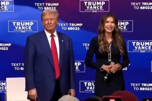 Donald Trump Kristi Noem MAGA Elte